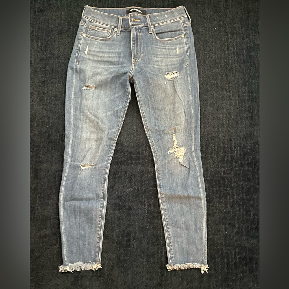Express Sz 6 Copped Mid-Rise Blue Jean